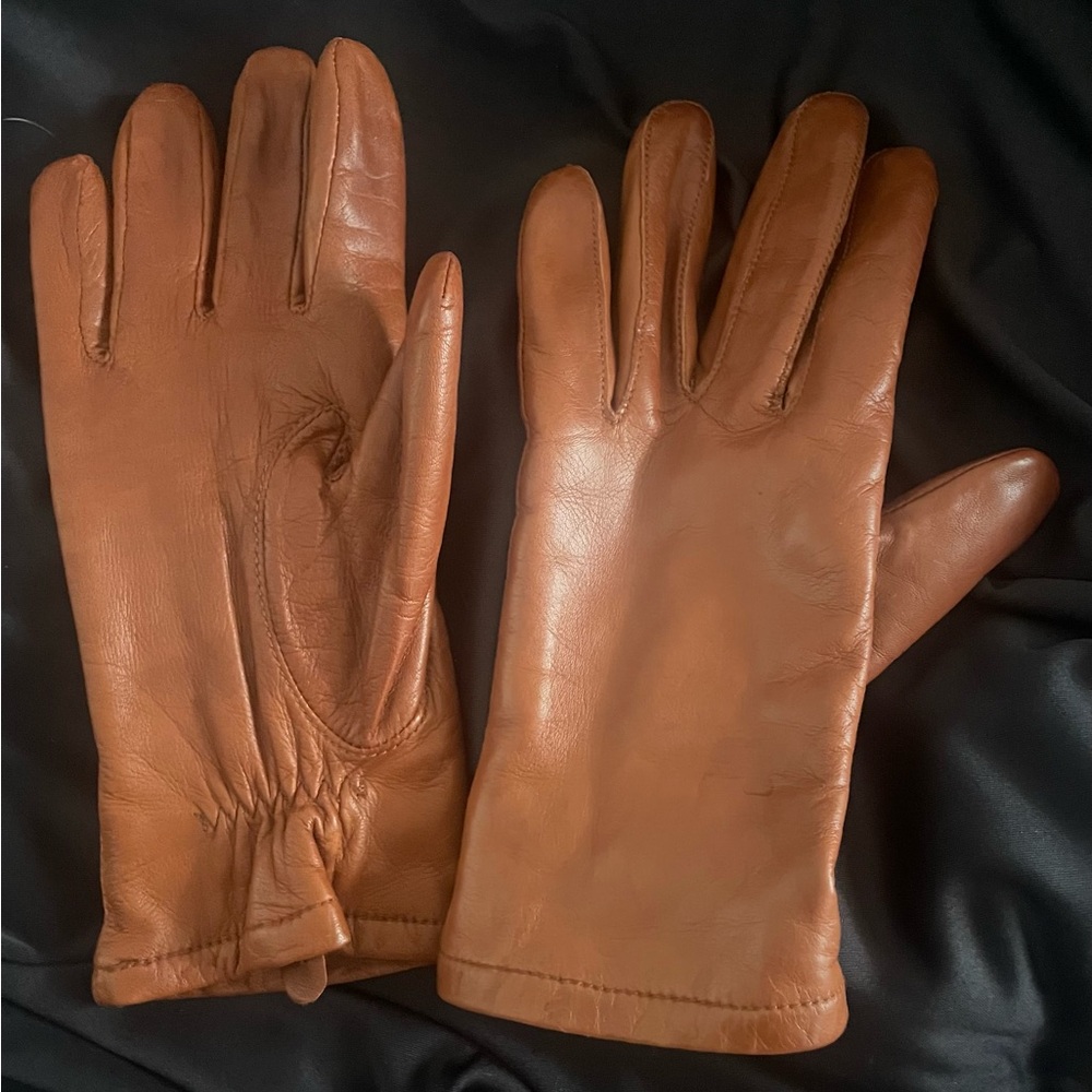 Beautiful vintage leather Preston & York women’s L gloves